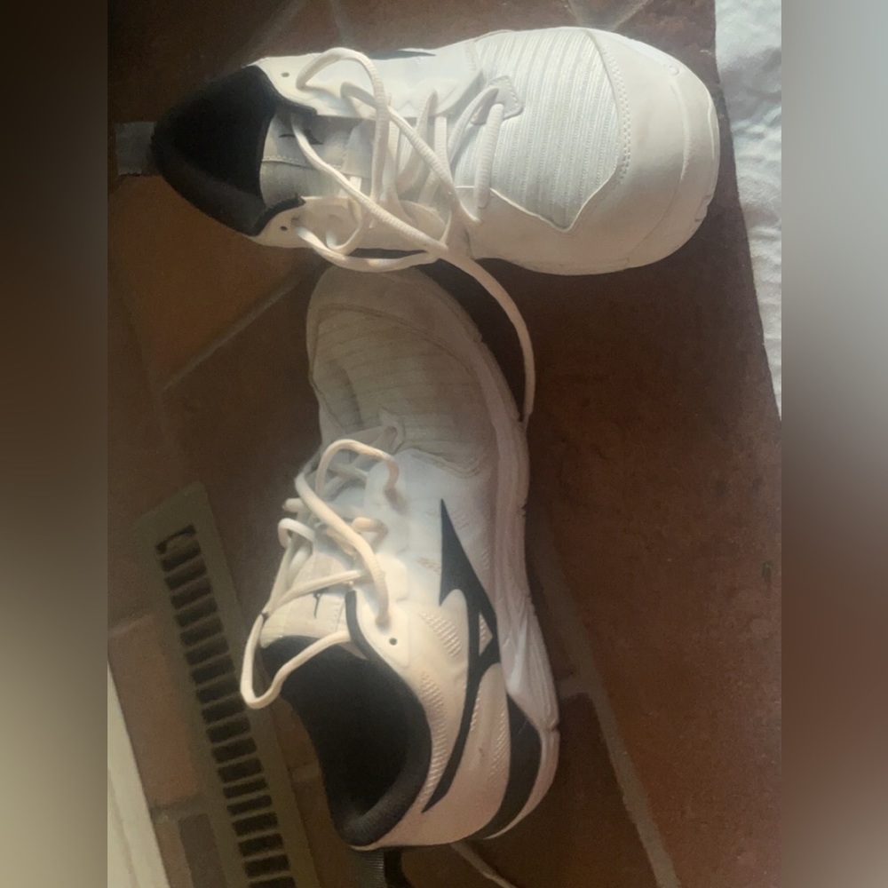 Volleyball Sports Shoe Womens Size 9.5